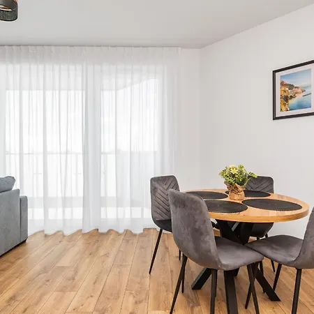 Horizon 46 By Grand *