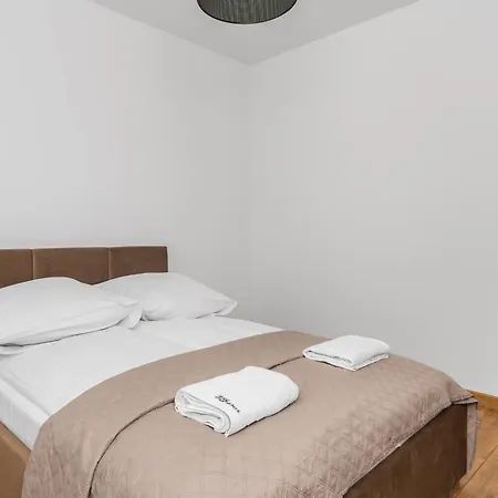 Horizon 46 By Grand *